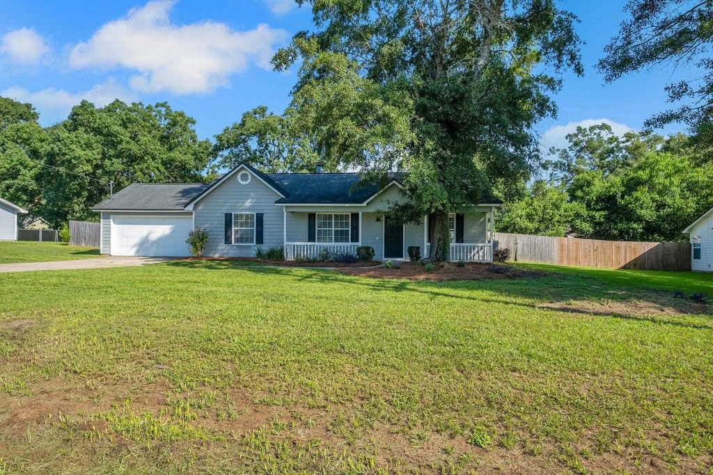 Photo of 3112 Whirlaway Trail, Tallahassee, FL 32309 (MLS # 402653)
