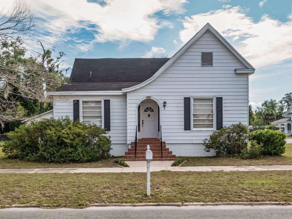 Photo of 415 W Main Street, Perry, FL 32347 (MLS # 392745)