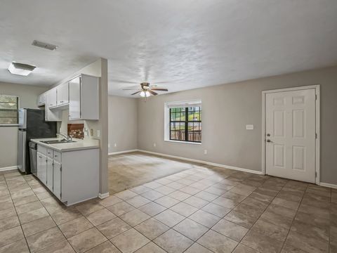 Tiny photo for 178 Parkbrook Circle #B, Tallahassee, FL 32301 (MLS # 399079)