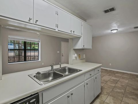 Tiny photo for 178 Parkbrook Circle #B, Tallahassee, FL 32301 (MLS # 399079)