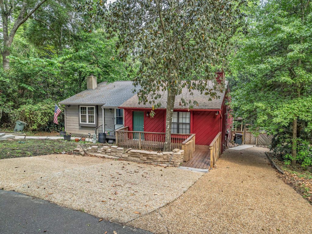 Photo of 178 Parkbrook Circle #B, Tallahassee, FL 32301 (MLS # 399079)