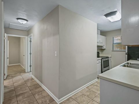 Tiny photo for 178 Parkbrook Circle #B, Tallahassee, FL 32301 (MLS # 399079)
