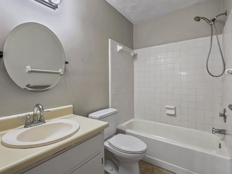 Tiny photo for 178 Parkbrook Circle #B, Tallahassee, FL 32301 (MLS # 399079)