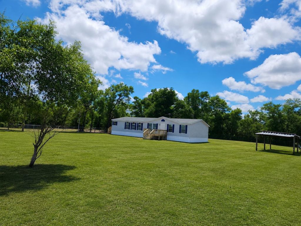 Photo of 16045 NE State Road 65, Hosford, FL 32334 (MLS # 399886)