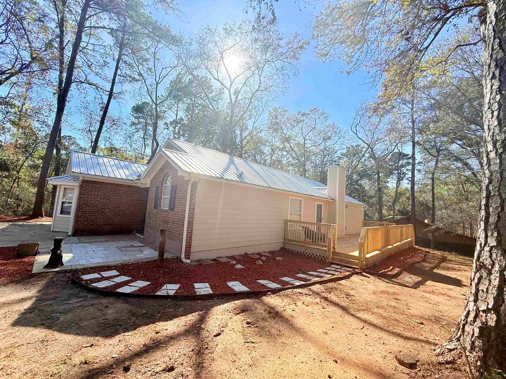 Photo of 3158 FOLSOM Road, Tallahassee, FL 32312 (MLS # 396074)