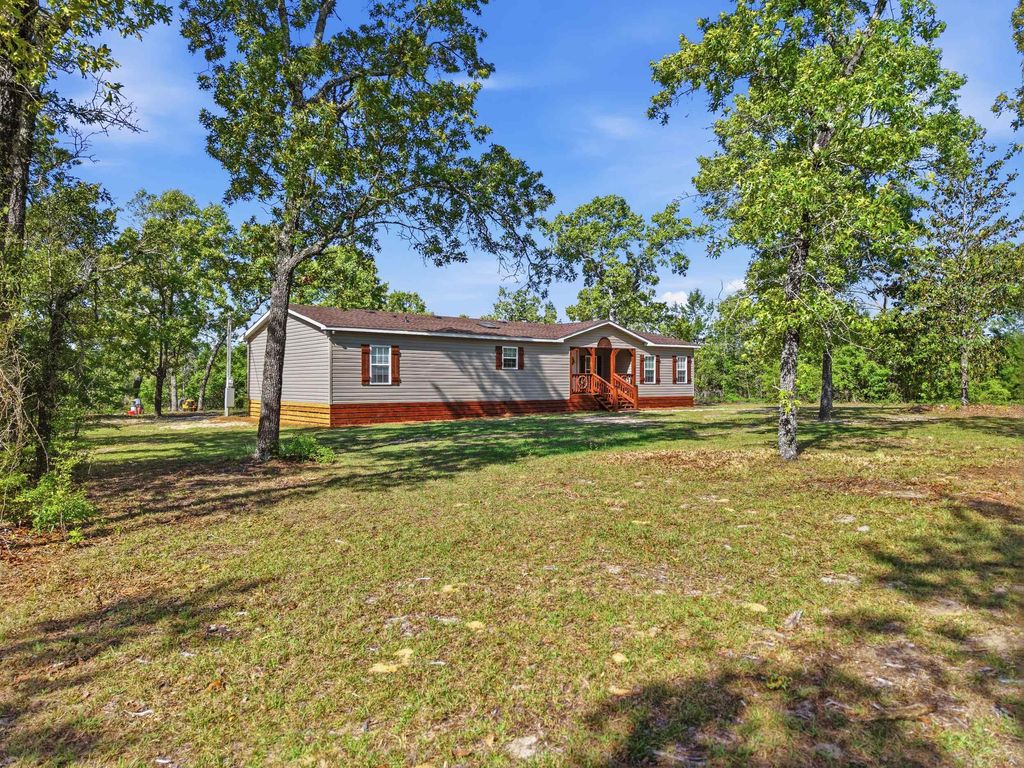 Photo of 2075 Pine Grove Church Road, Quincy, FL 32351 (MLS # 398477)