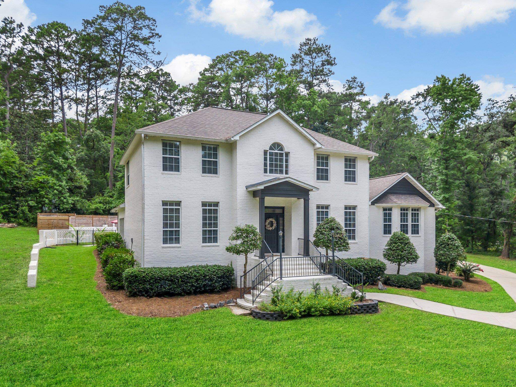 3481 Lakeshore Drive
