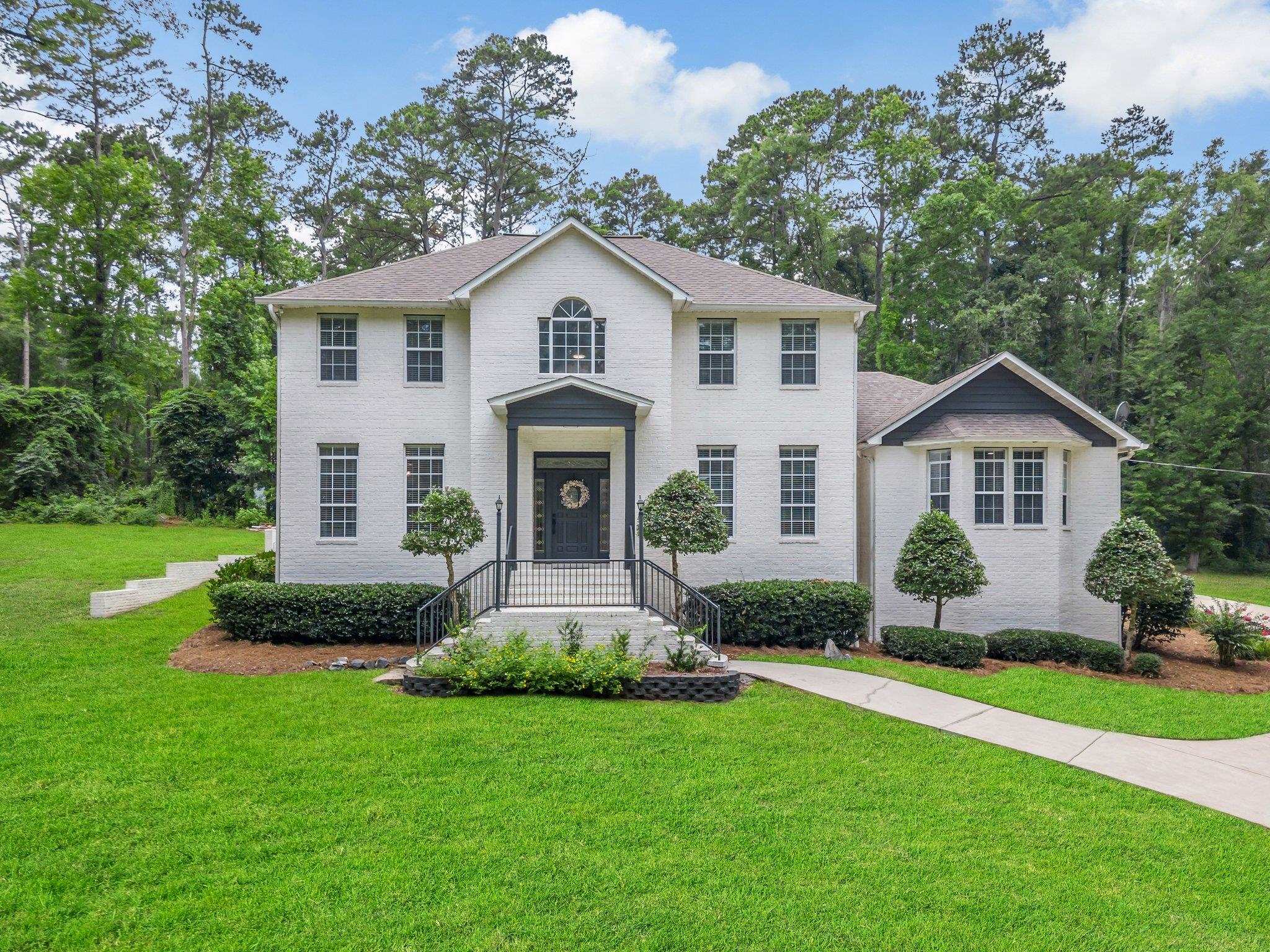 3481 Lakeshore Drive