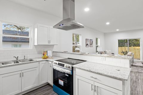 Tiny photo for 836 Osceola Street, Tallahassee, FL 32310 (MLS # 393389)