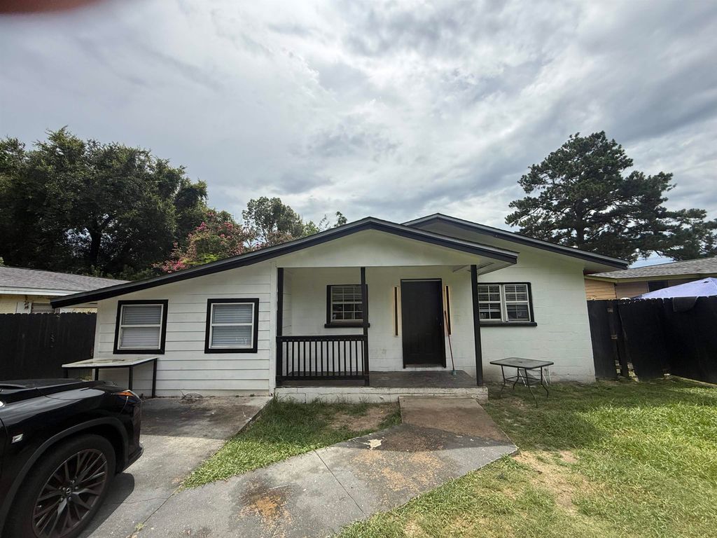 Photo of 508 Thomas Street, Quincy, FL 32351 (MLS # 402394)