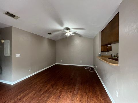 Tiny photo for 121 Boardwalk Street, Tallahassee, FL 32301 (MLS # 398245)