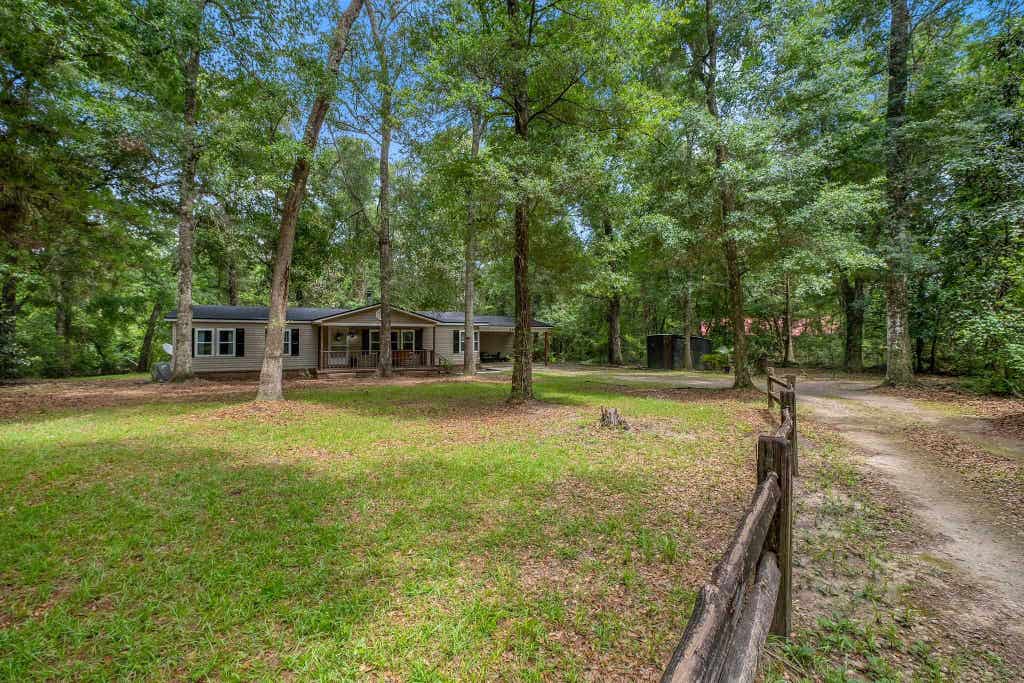 Photo of 438 Mason Drive, Havana, FL 32333 (MLS # 400869)