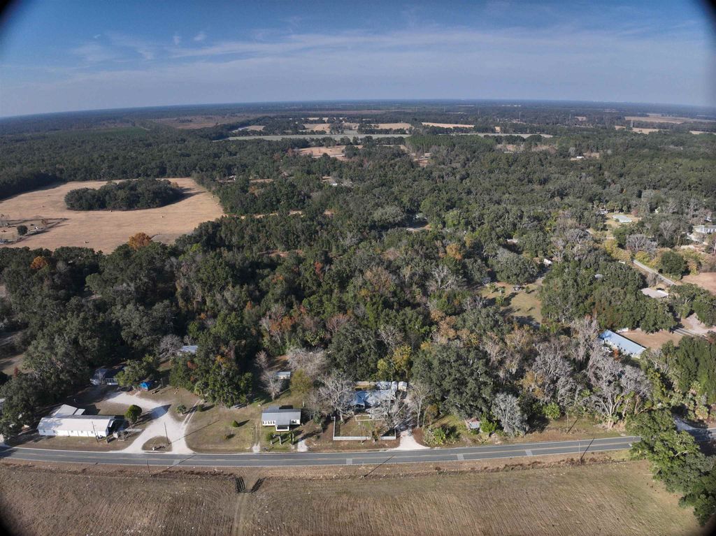 Photo of 18361 NE 75th Place, Other Florida, FL 32696 (MLS # 393640)