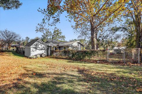 Tiny photo for 2005 Lohman Court, Tallahassee, FL 32311 (MLS # 394162)