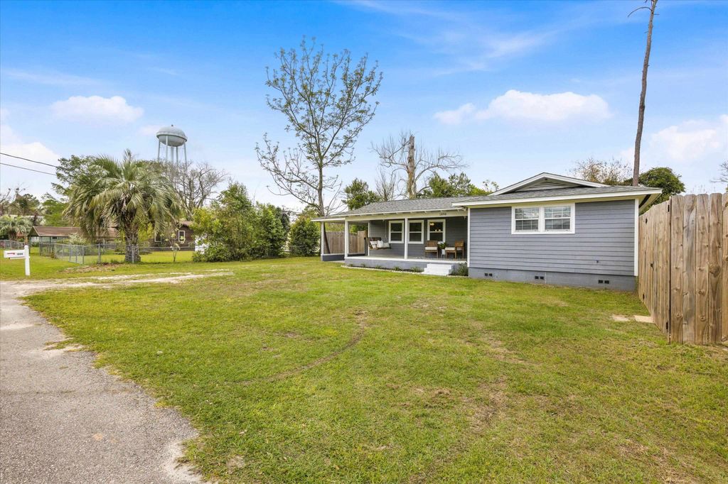 Photo of 1898 Cemetery Road, Tallahassee, FL 32305 (MLS # 397848)