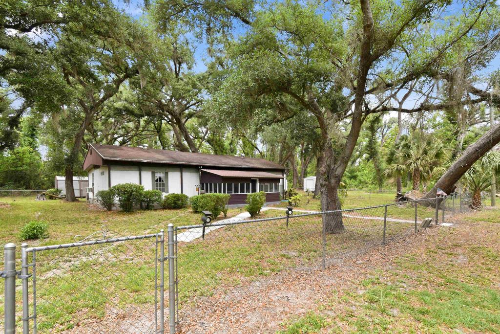 Photo of 509 Westside Ave AVE, Perry, FL 32347 (MLS # 399839)