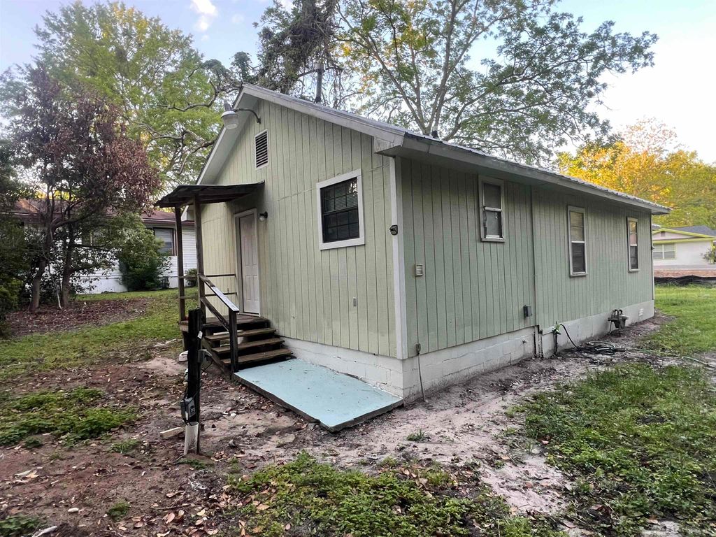 Photo of 406 S Adams St St, Quincy, FL 32351 (MLS # 398513)