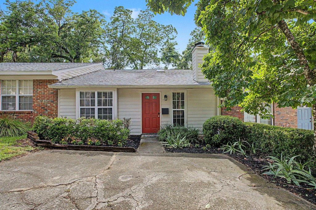 Photo of 116 Satsuma Street, Tallahassee, FL 32301 (MLS # 402189)