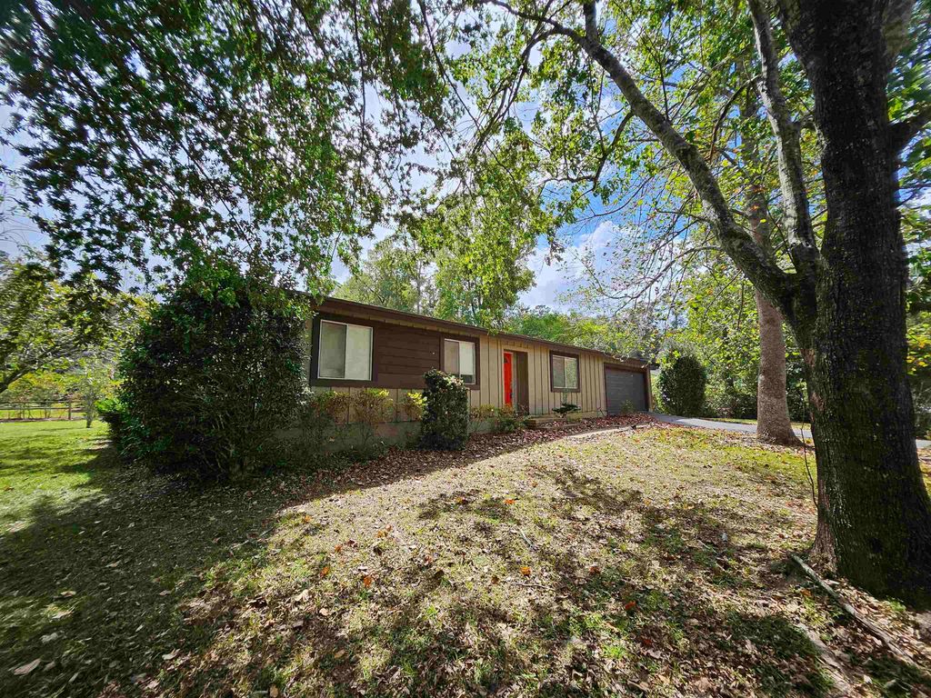 Photo of 3235 Springdale Drive, Tallahassee, FL 32312 (MLS # 391811)