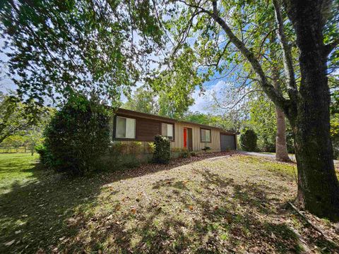 Photo of 3235 Springdale Drive, Tallahassee, FL 32312 (MLS # 391811)