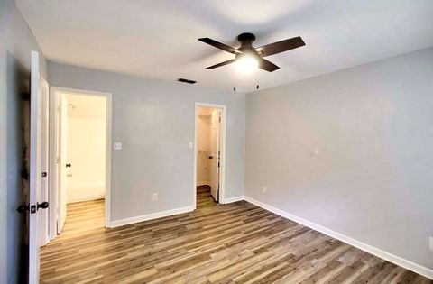 Tiny photo for 425 HIGH POINT Lane, Tallahassee, FL 32301 (MLS # 399414)