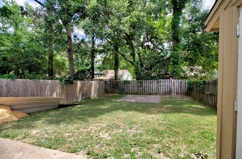 Tiny photo for 425 HIGH POINT Lane, Tallahassee, FL 32301 (MLS # 399414)