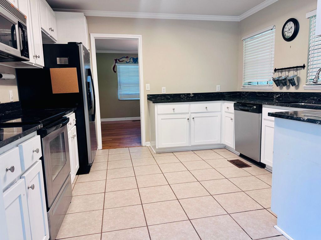 Photo of 204 Dogwood Avenue, Havana, FL 32333 (MLS # 392083)