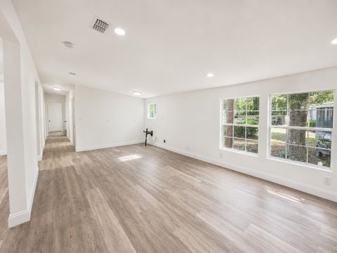 Tiny photo for 4048 Buster Road, Tallahassee, FL 32305 (MLS # 401907)