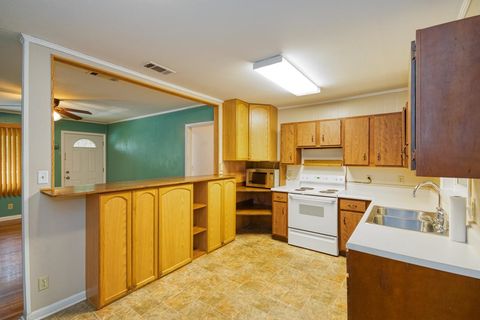 Tiny photo for 1994 Hickory Lane, Tallahassee, FL 32305 (MLS # 389812)