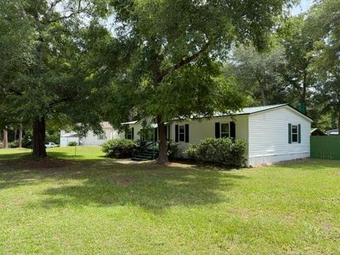 Photo of 1045 Back Forest Lane, Tallahassee, FL 32305 (MLS # 399250)