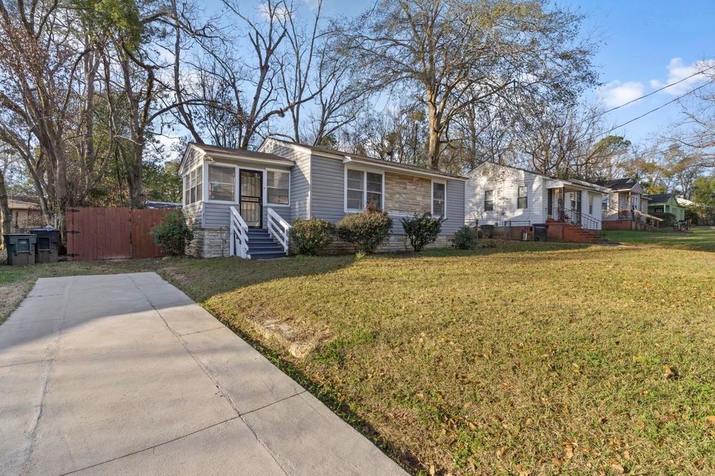 Photo of 1613 Hernando Drive, Tallahassee, FL 32304 (MLS # 390764)