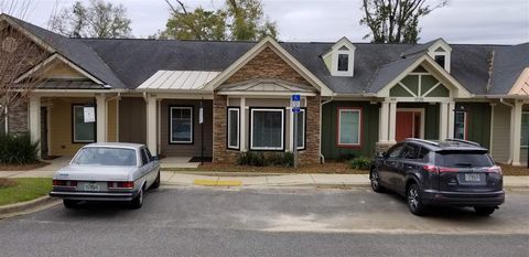 Tiny photo for 1725 NE Capital Circle #304, Tallahassee, FL 32308 (MLS # 396796)