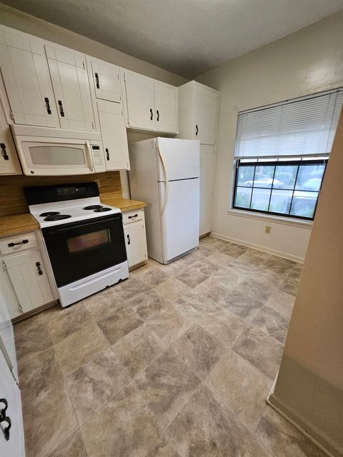 Tiny photo for 463 E Van Buren Street, Tallahassee, FL 32301 (MLS # 393727)