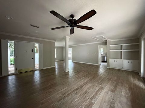 Tiny photo for 2832 S Shamrock Street, Tallahassee, FL 32309 (MLS # 400458)