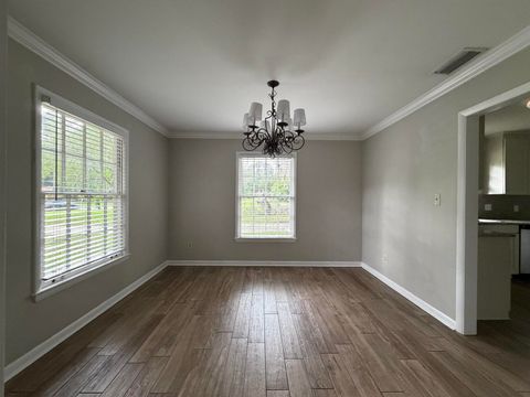 Tiny photo for 2832 S Shamrock Street, Tallahassee, FL 32309 (MLS # 400458)