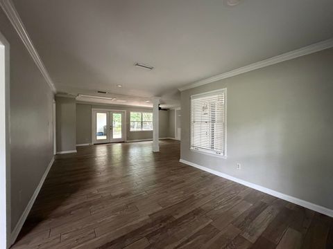 Tiny photo for 2832 S Shamrock Street, Tallahassee, FL 32309 (MLS # 400458)