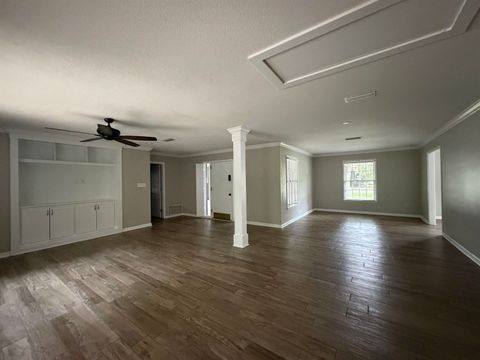 Tiny photo for 2832 S Shamrock Street, Tallahassee, FL 32309 (MLS # 400458)