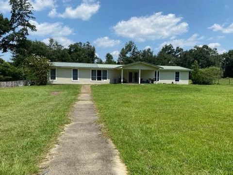 A home in Marianna