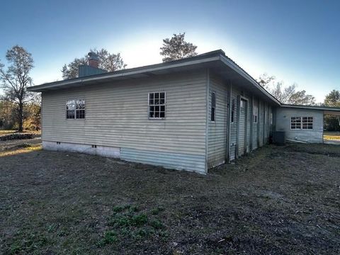 A home in PERRY