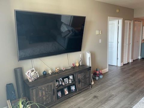 Tiny photo for 300 S DUVAL Street #1408, Tallahassee, FL 32301 (MLS # 398768)