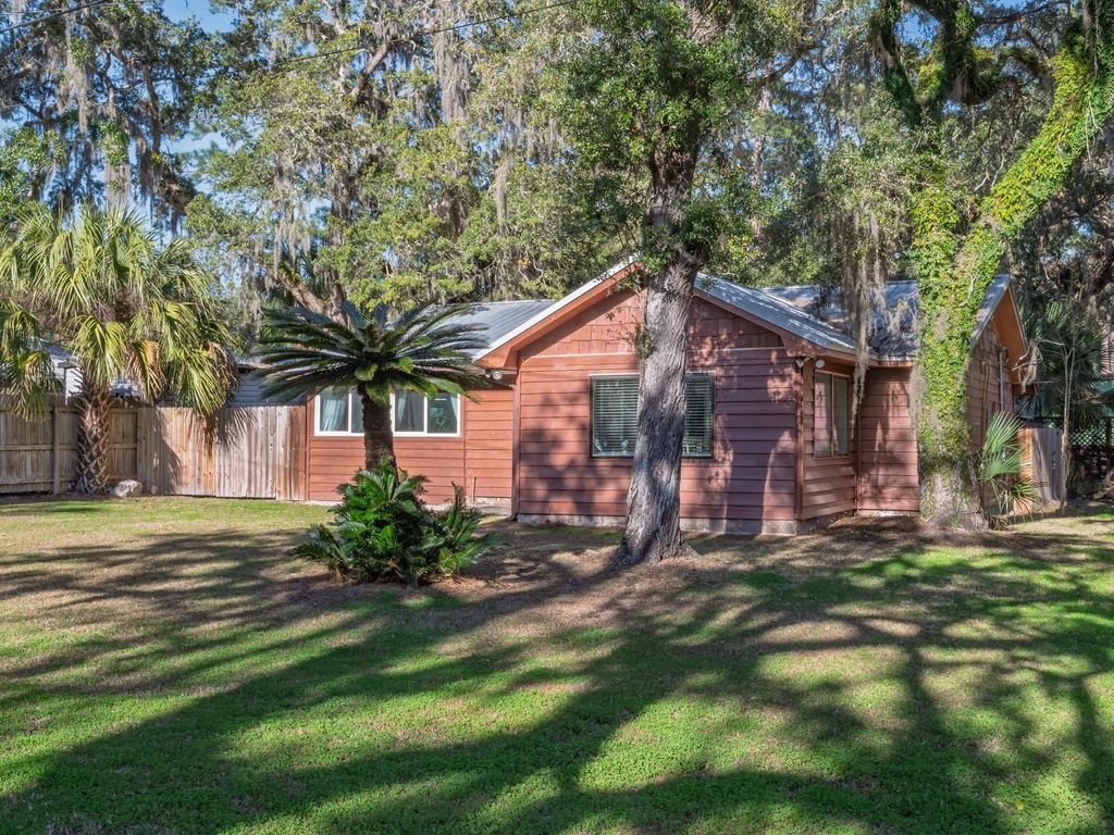 Photo of 52 Ben Willis Road, Crawfordville, FL 32327 (MLS # 395198)