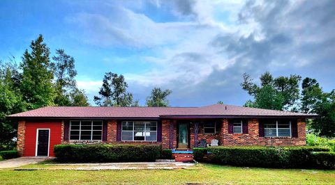 A home in Marianna