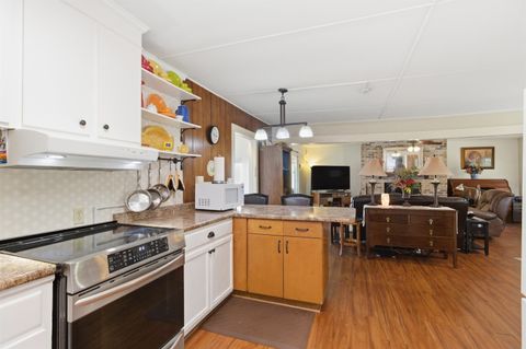 Tiny photo for 24140 Lanier Street, Tallahassee, FL 32310 (MLS # 393227)