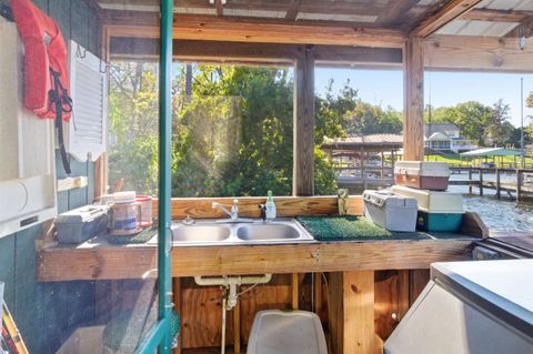 Tiny photo for 24140 Lanier Street, Tallahassee, FL 32310 (MLS # 393227)