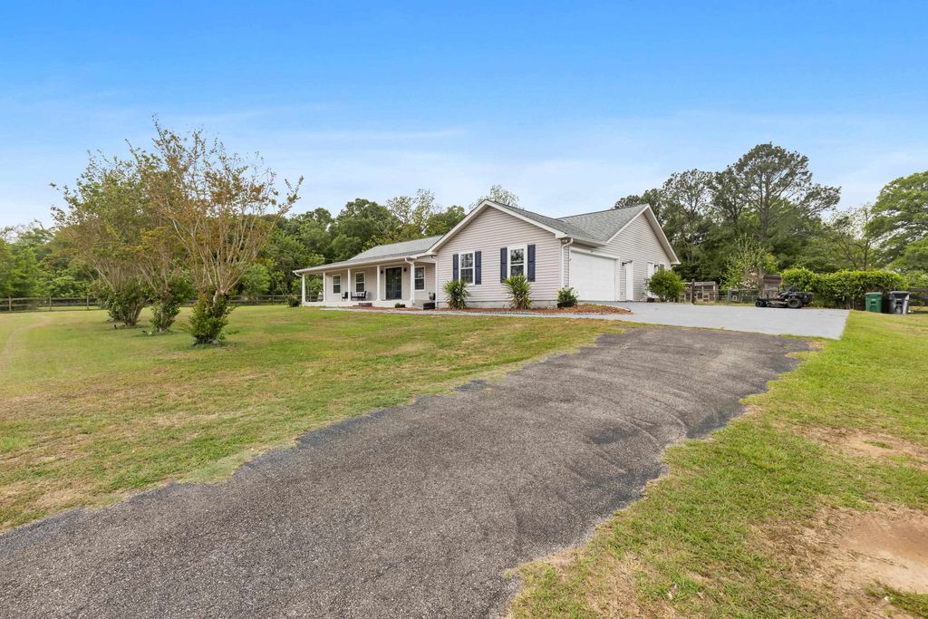 Photo of 1386 Tung Hill Drive, Tallahassee, FL 32317 (MLS # 398326)