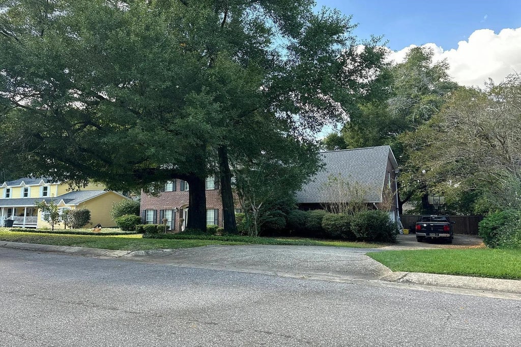 Photo of 4025 Connell Drive, Other Florida, FL 32503 (MLS # 402739)