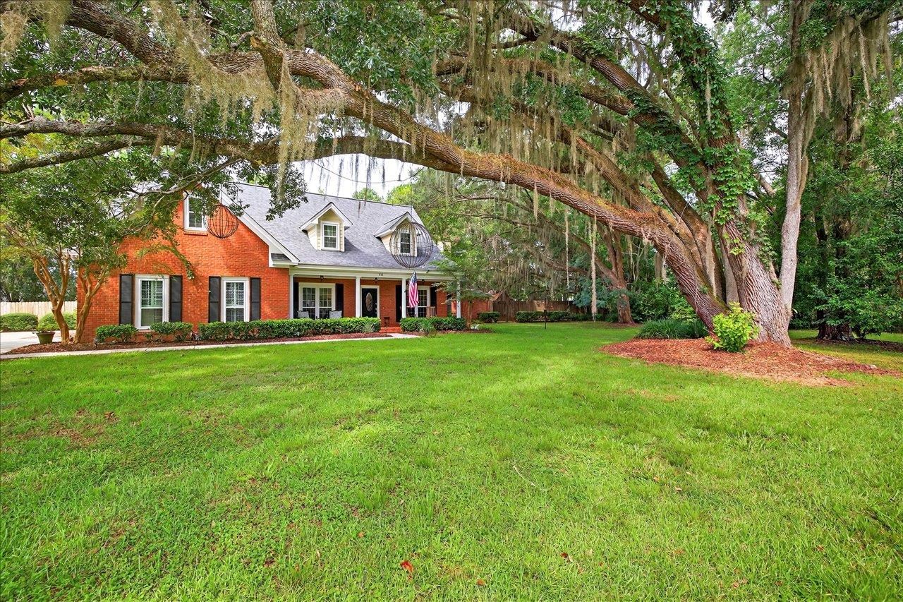 211 Meadow Ridge Drive