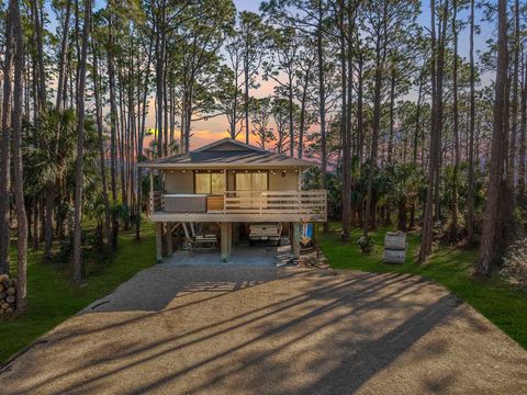 540 E Pine Avenue East Point FL 32328