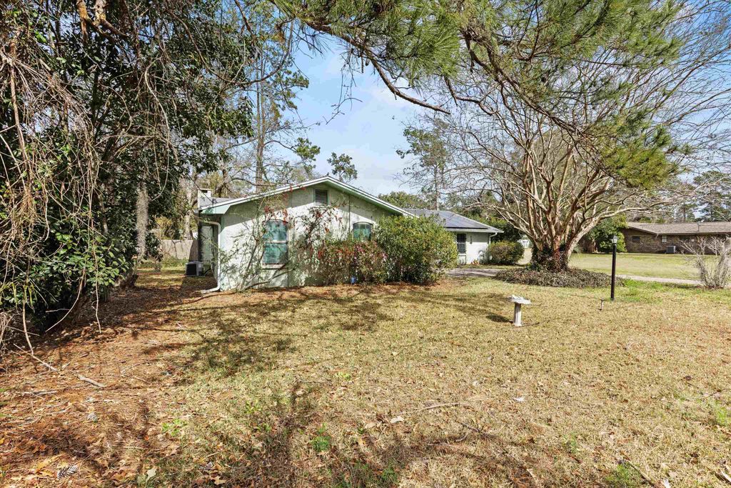 Photo of 708 Brookridge Drive, Tallahassee, FL 32305 (MLS # 397818)