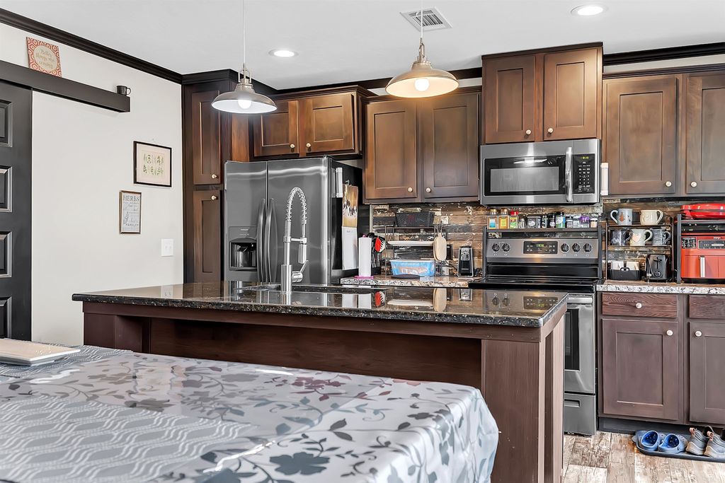 Photo of 616 NE Hillside Terrace Street, Lee, FL 32059 (MLS # 395276)